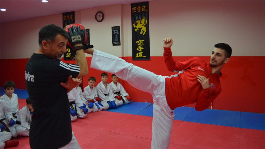 Milli karateci Eray Şamdan başarıya doymuyor